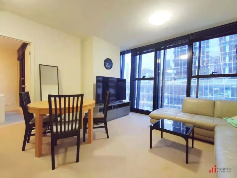 Fully Furnished Spacious one bedroom apartment in Collins Tower!