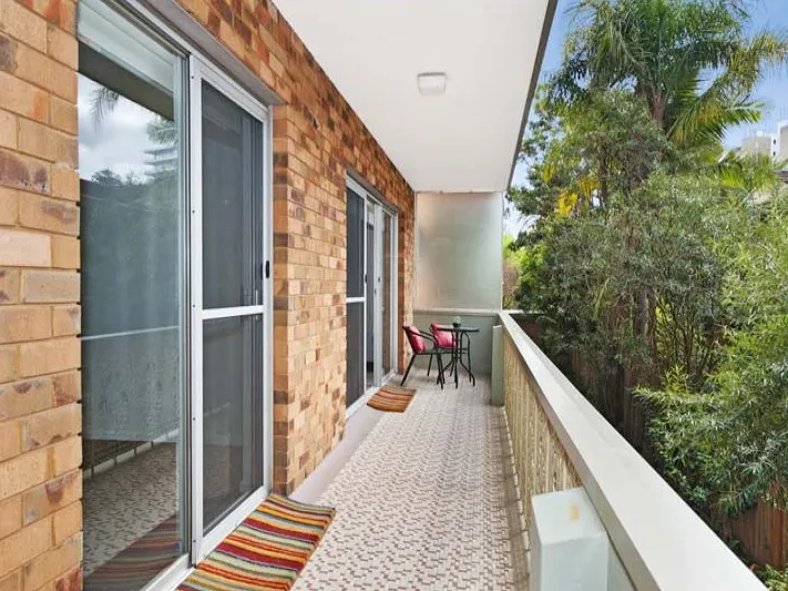 BEACHSIDE HAVEN WITH SPACE AND CONVENIENCE