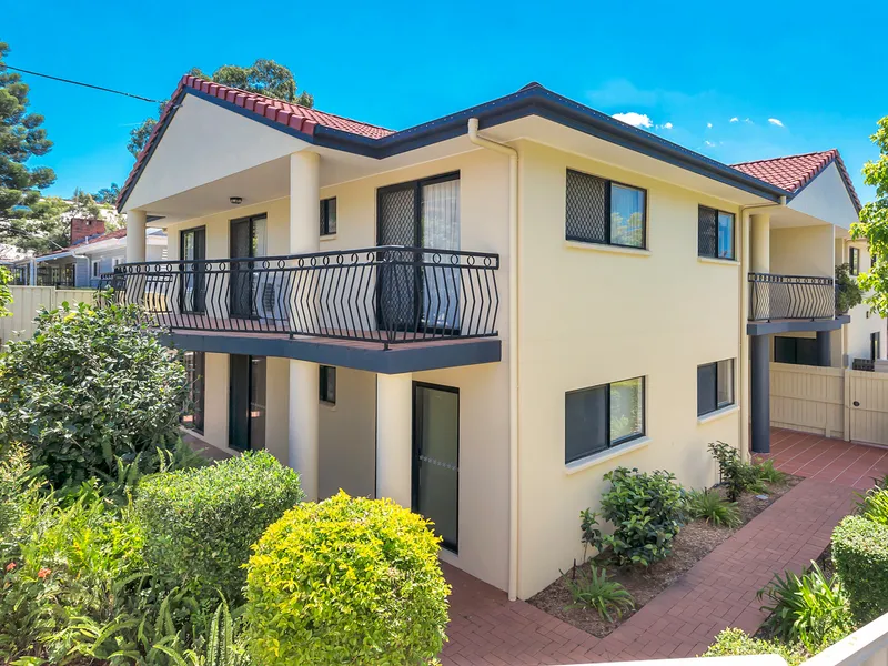 Centrally Located Toowong Townhouse!