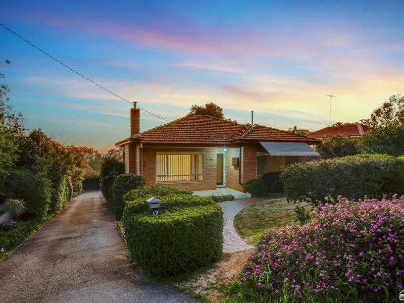 3 X 1 WITH AMAZING VIEWS & LAWN MOWING INCLUDED