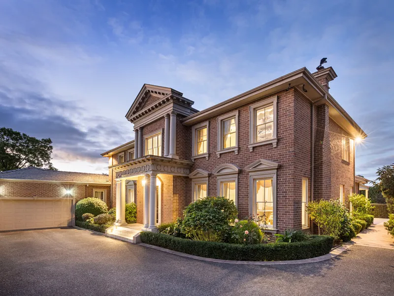 Golden Mile Cul-De-Sac Family Entertainer 