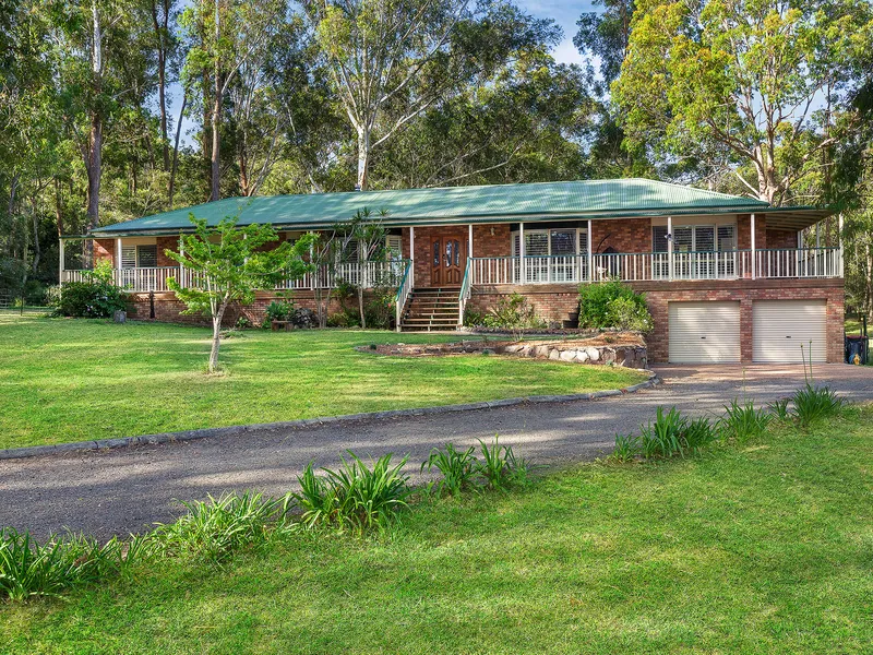 Luxury Family Escape on 2.5 acres 