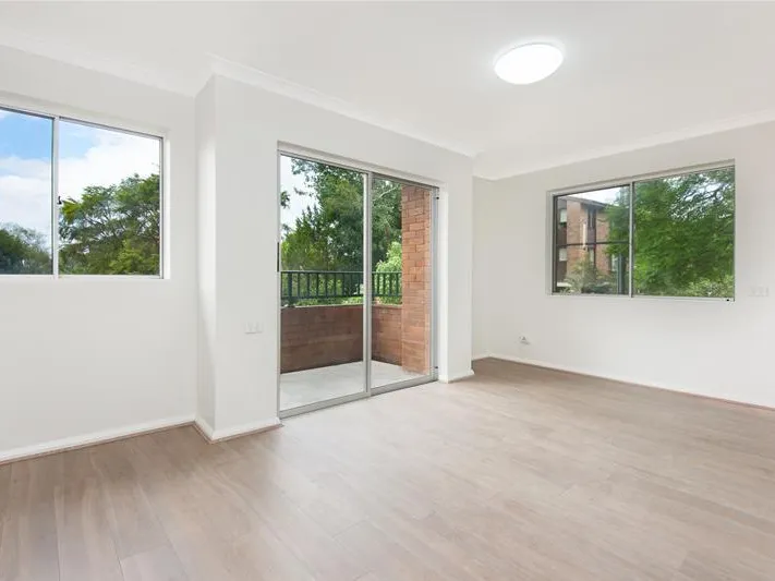 AMAZING RENOVATED ONE BEDROOM  IN GREAT LOCATION