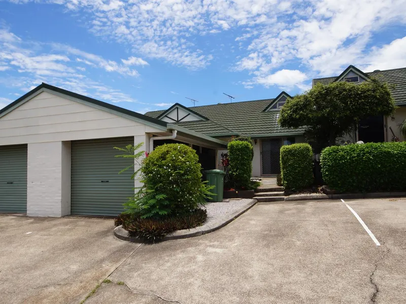 Rare 3 Bedroom Townhouse in secure complex.