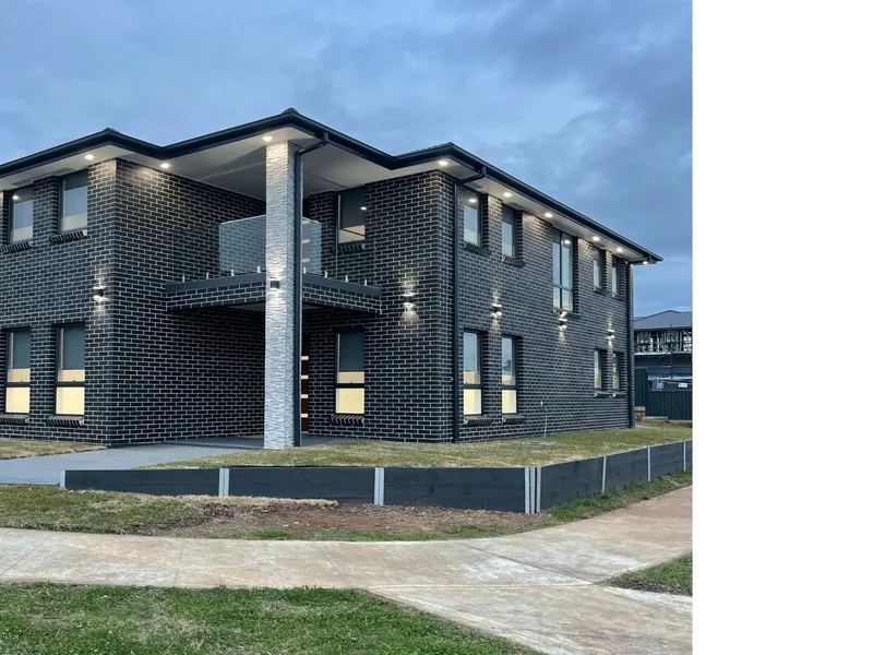 Beautiful House in a Corner Plot where location and Size In Its Prime!