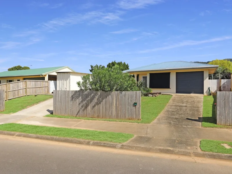 Air Conditioned Home - Room for Boat or Trailer - Container Shed - Fenced Backyard