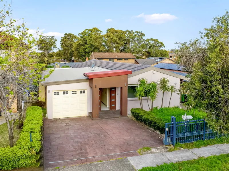 Stylish Entertainers Delight & A Beautiful Family Home