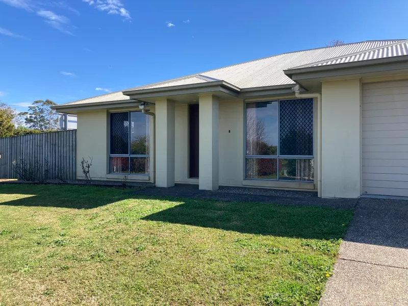 Lovely Family Home Walking Distance to Town