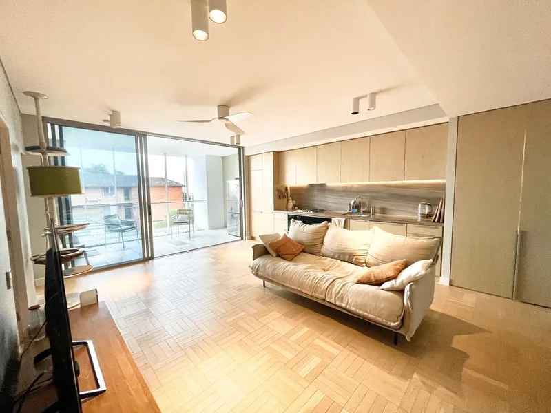 Luxurious apartment in fantastic beachside location