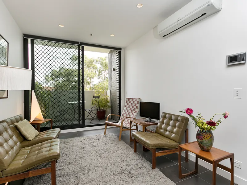 6 month lease on offer