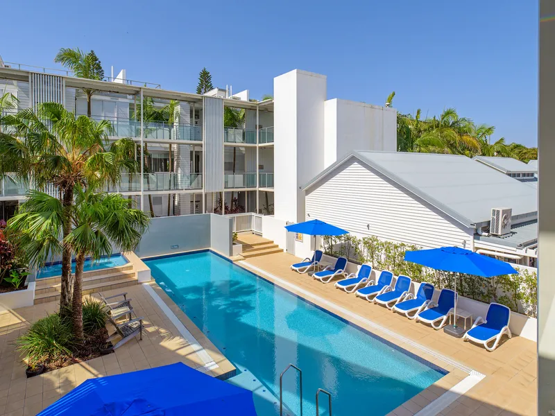 Live or holiday nearly on the beach!