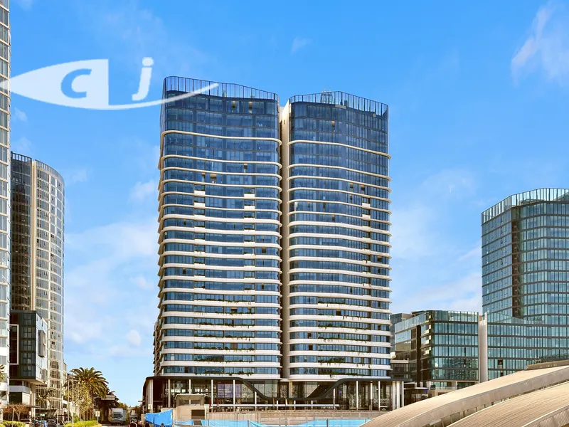 WATERFRONT 2 bedroom with amazing view  Available in Early February