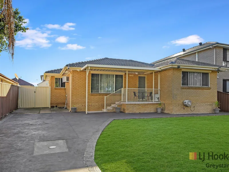 AUCTION - 701SQM ON ROBERTA BY THE PARK!!! OPEN SATURDAY AT 12:30PM