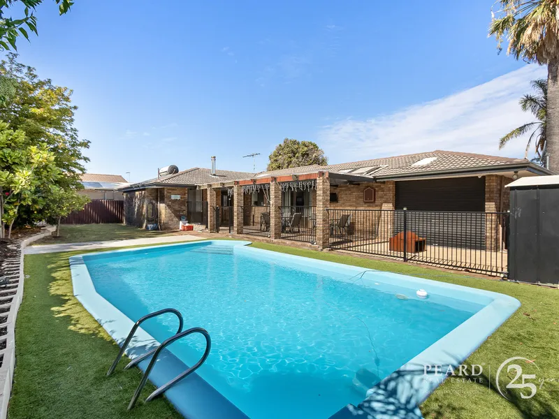 MAGNIFICENT FAMILY HOME PLUS A POOL
