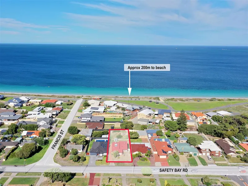 1068m2 Development Size Block Approx 200m to Beach