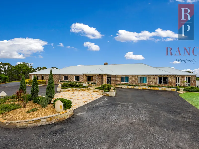 TWO HOMES ON ONE INCREDIBLE KENTHURST ACREAGE!