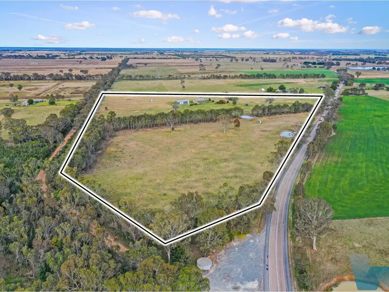 County Living on 27 Acres