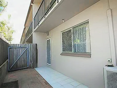 WEST END OPPORTUNITY, CONVENIENCE NESTLED AMONGST HISTORIC QUEENSLANDERS AND COTTAGES.