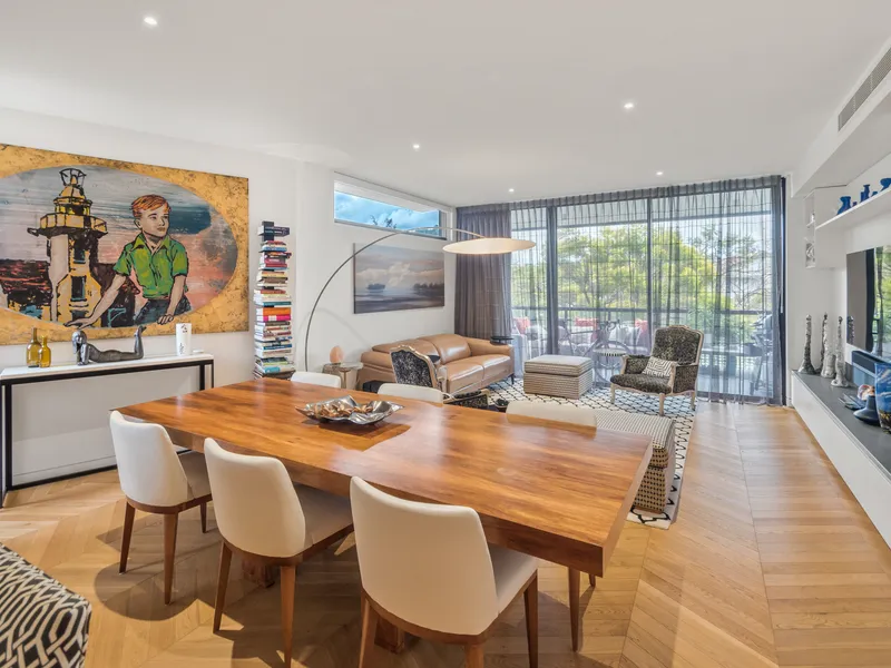 Immaculate, Near-New Apartment in the Heart of New Farm