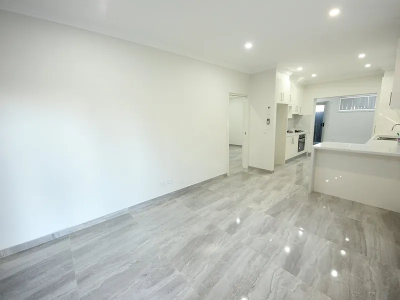 TWO BEDROOM GRANNY FLAT! CONVENIENTLY LOCATED!