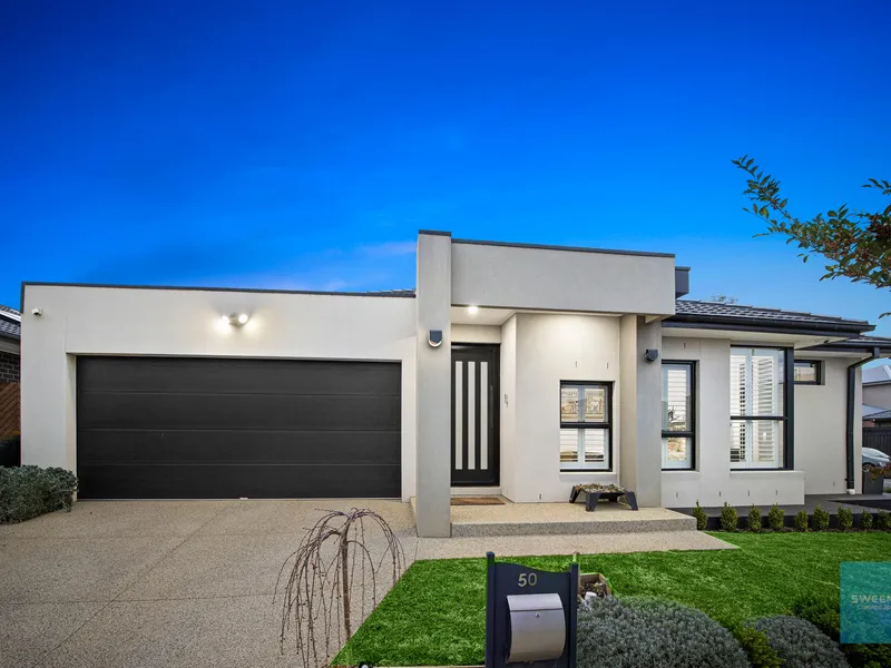 Stylish, Designer Living In Aintree!