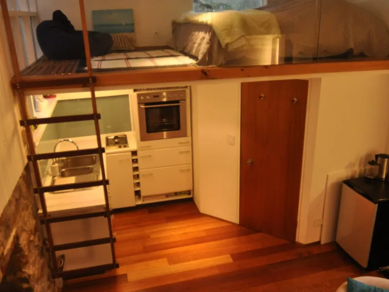 Garden Flat/ loft studio