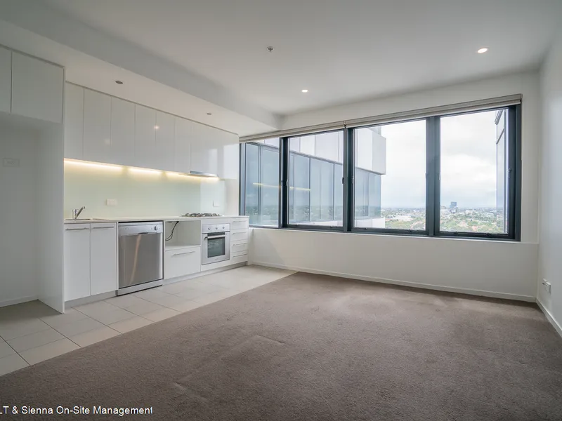 Beautiful, Modern, Freshly Painted Apartment with Park Views