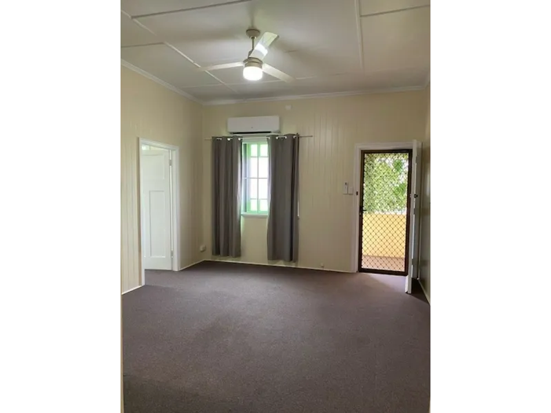 Fully air conditioned unit central to Kingaroy CBD