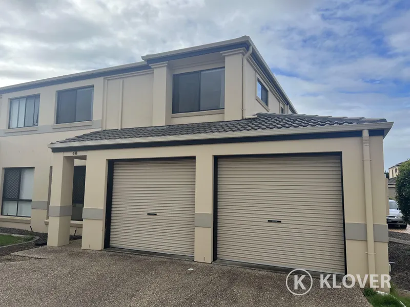 🏠 Stylish 3-Bedroom Home in Runcorn's Boutique Complex! 🌟
