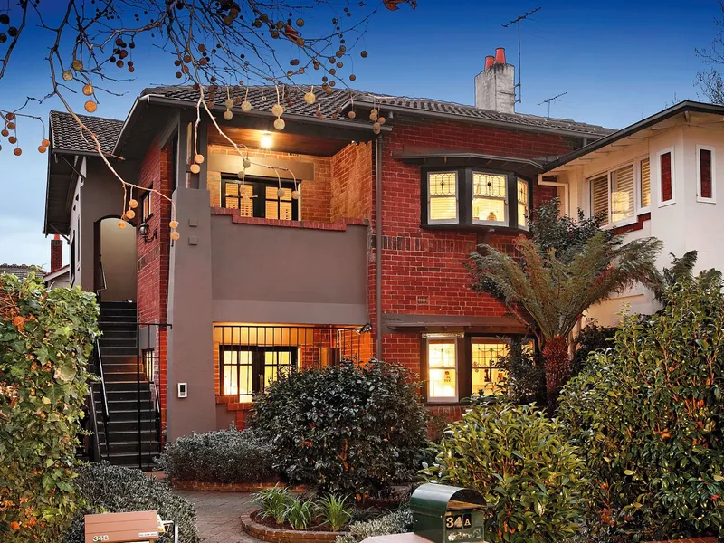 Fall in Love with this Fabulous Deco Beauty 