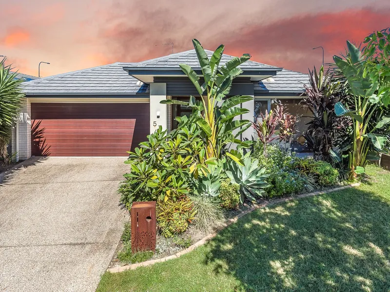 Executive Plantation Home !