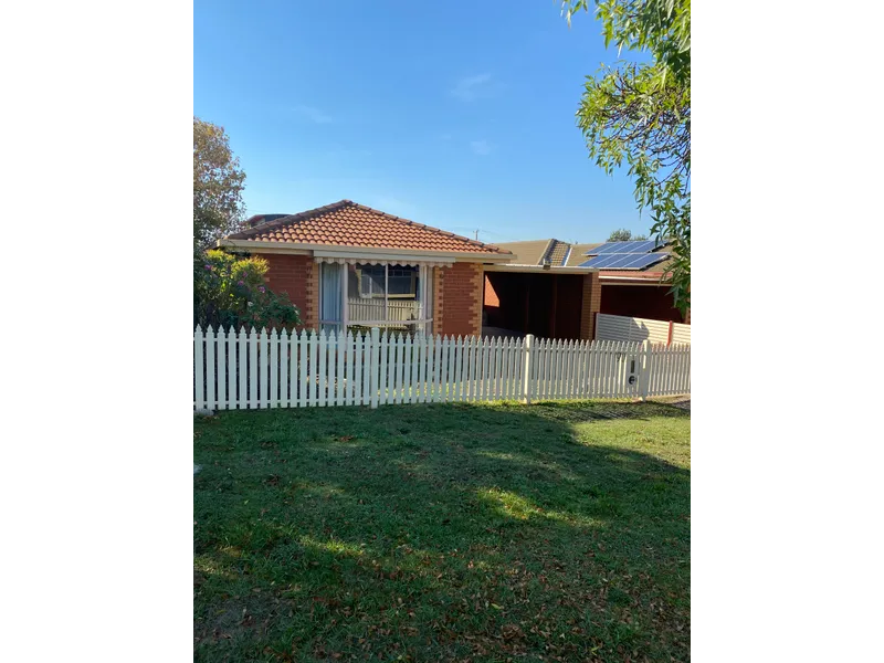 1/90 Farnsworth Street Castlemaine