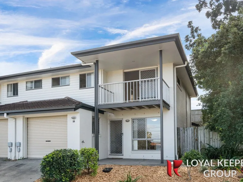 3 Bedroom modern Townhouse in great location!