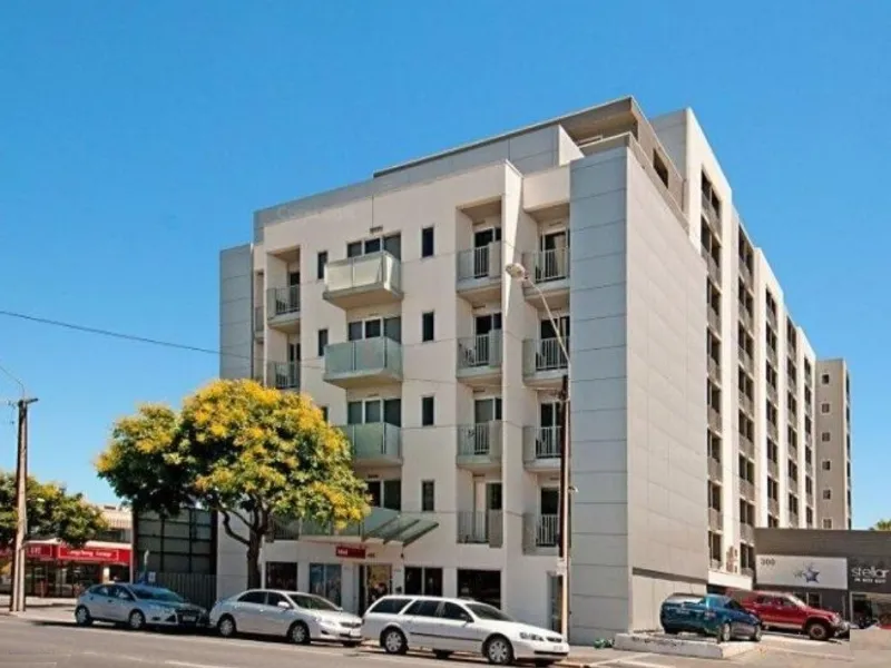 LIVE IN OR LEASE OUT!  FABULOUS INVESTMENT OPPORTUNITY IN THE CBD!