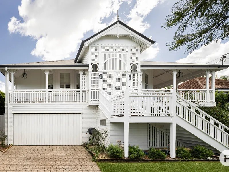 Timeless Queenslander on 1,012m2 Block