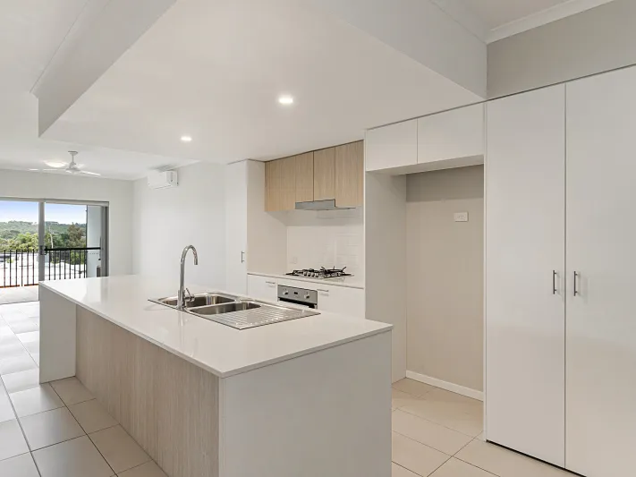 Top Level, North Facing Apartment with Leafy Suburban Views