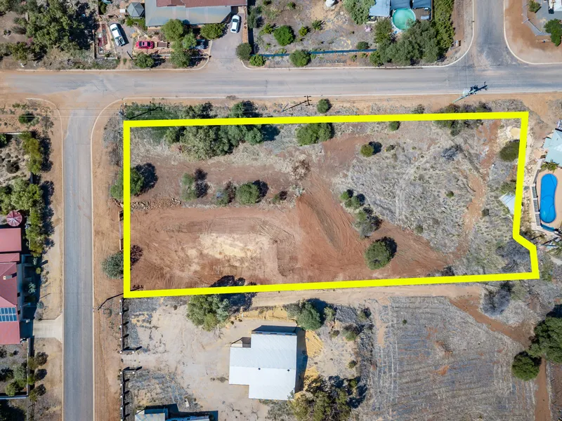 Large Block In The Lovely Village of Northampton