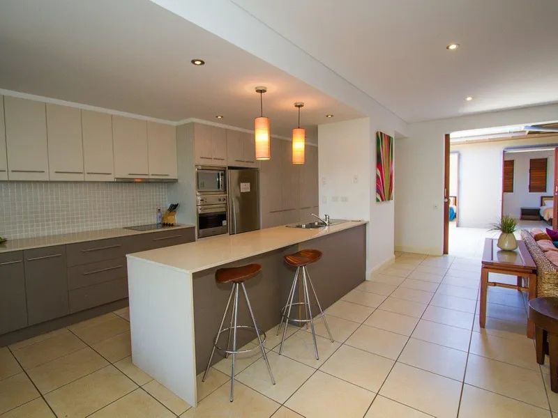 Stylish Beach Home on Agnes Beach