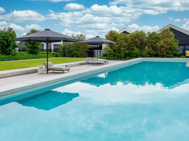 STUNNING HOME 200M TO THE BEACH