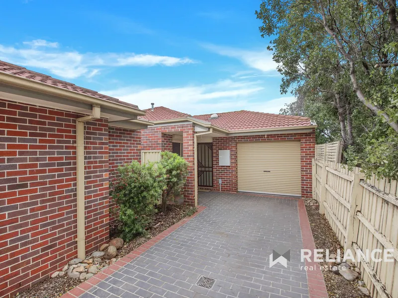 Peaceful Living In Perfect Location!