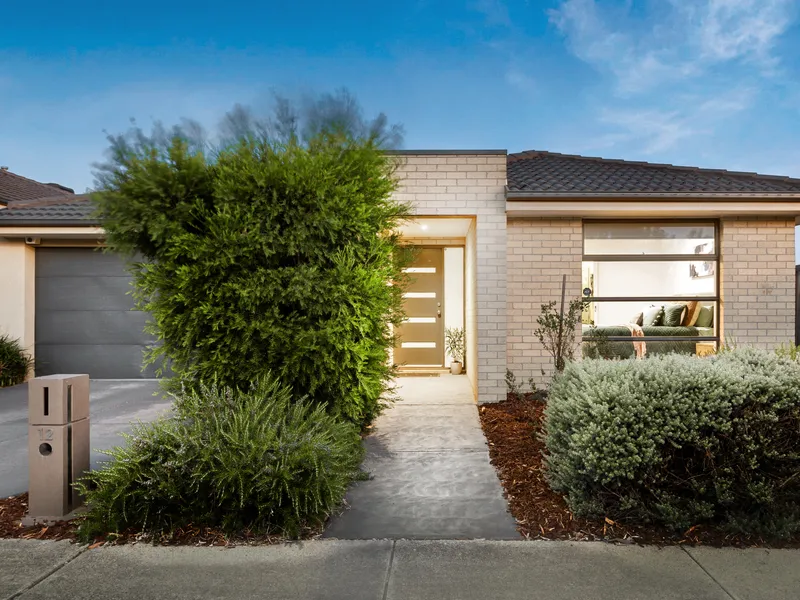 LARGE FAMILY HOME - ARCADIA ESTATE !