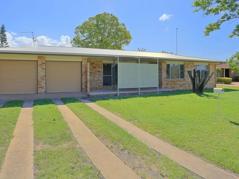 VERY NEAT BRICK HOME IN EXCELLENT LOCATION!