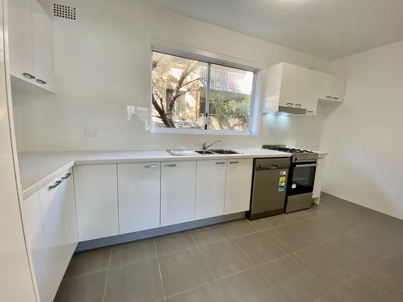 FRESHLY RENOVATED APARTMENT AT REAR OF BLOCK