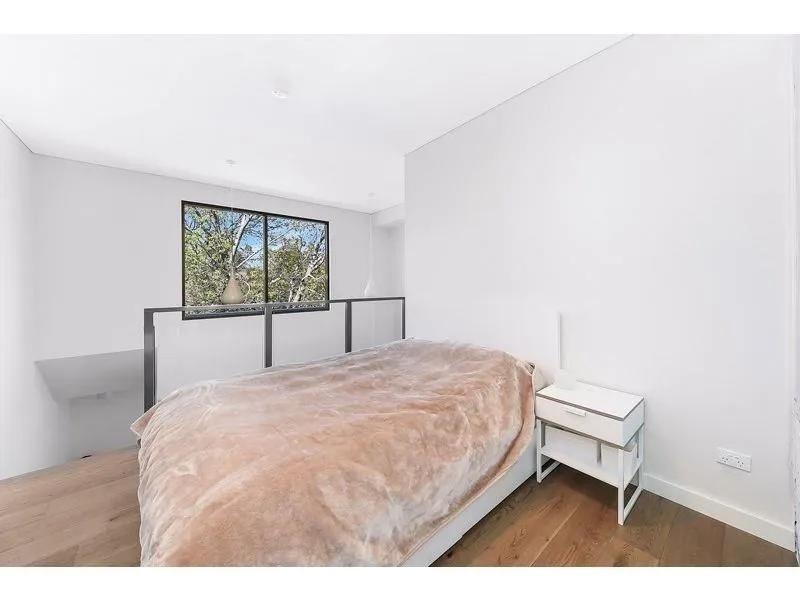 Stylish One Bedroom Apartment in a Tranquil Locale!