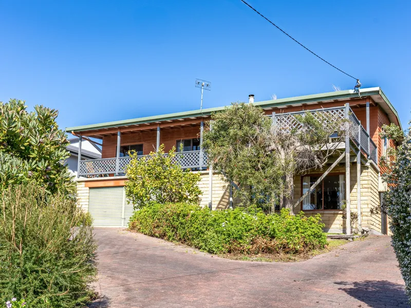 Gem in Binalong Bay