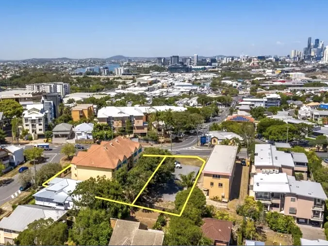 THE DEAL: HIGH PERFORMING MOTEL WITH 17 UNITS  ON A PARCEL 1,888SQM OF PRIME DEVELOPMENT LAND 