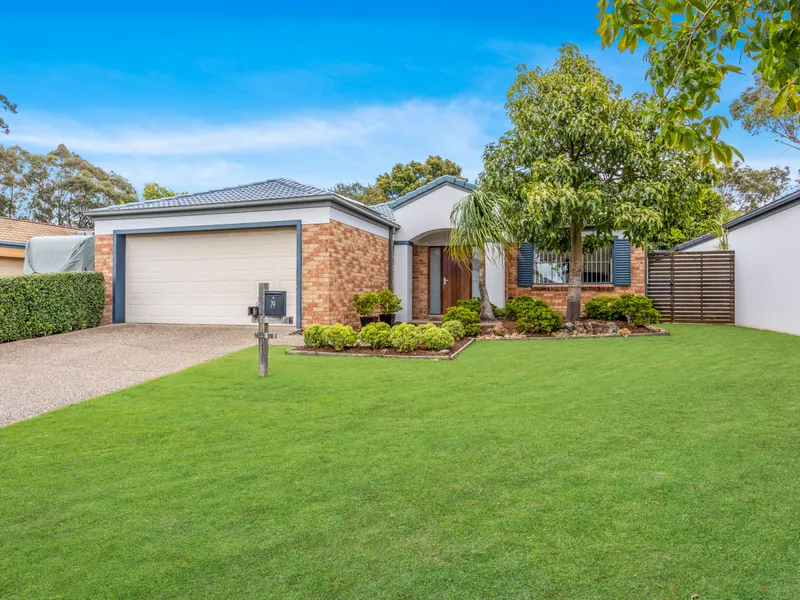 Spacious Single Level Home in Quiet Burleigh Pocket