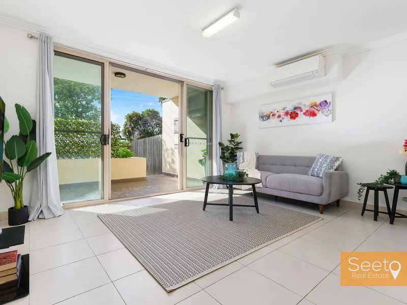 All-Age Accessible with Huge Patio and Lawn!