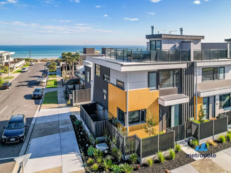 BAY VIEWS FROM EVERY LEVEL!