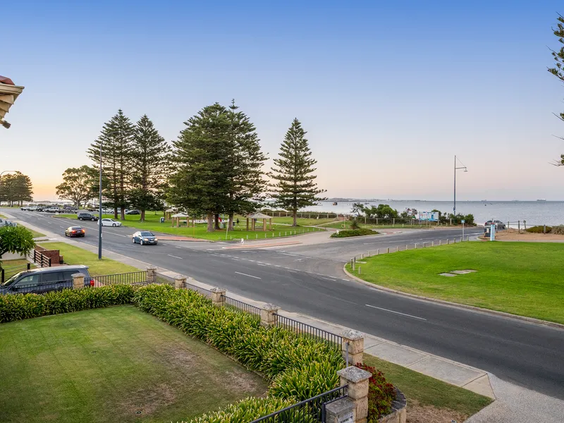 PRESTIGE LOCATION - UNBEATABLE OCEAN VIEWS